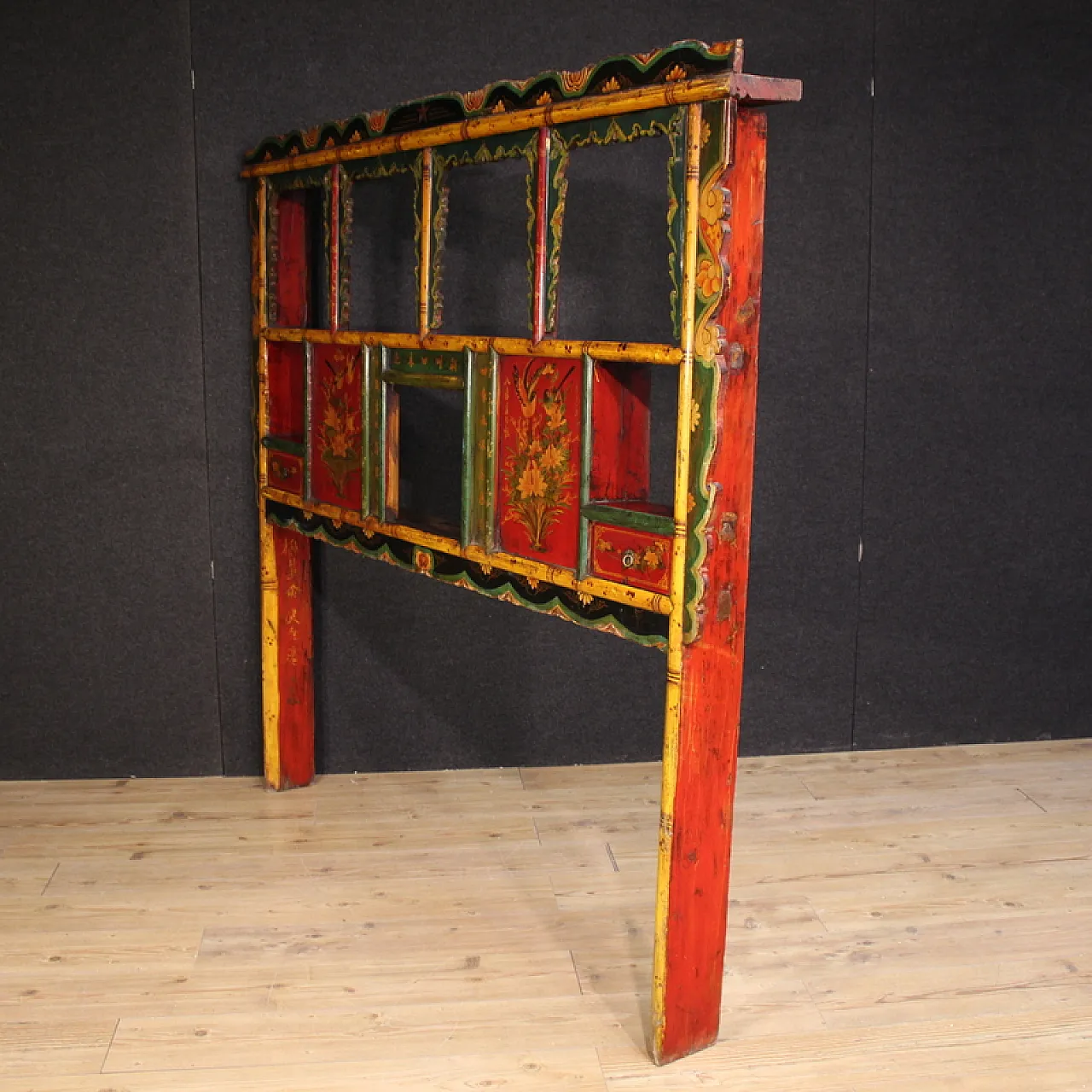 Lacquered and painted Chinese bed headboard, 20th century 10