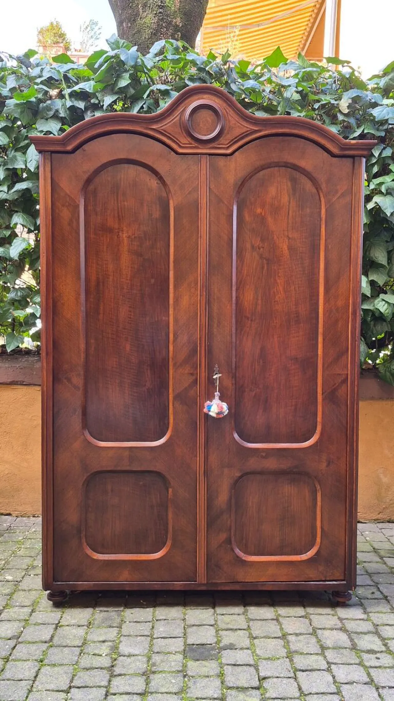 Walnut and burl veneered wardrobe, 19th century 1