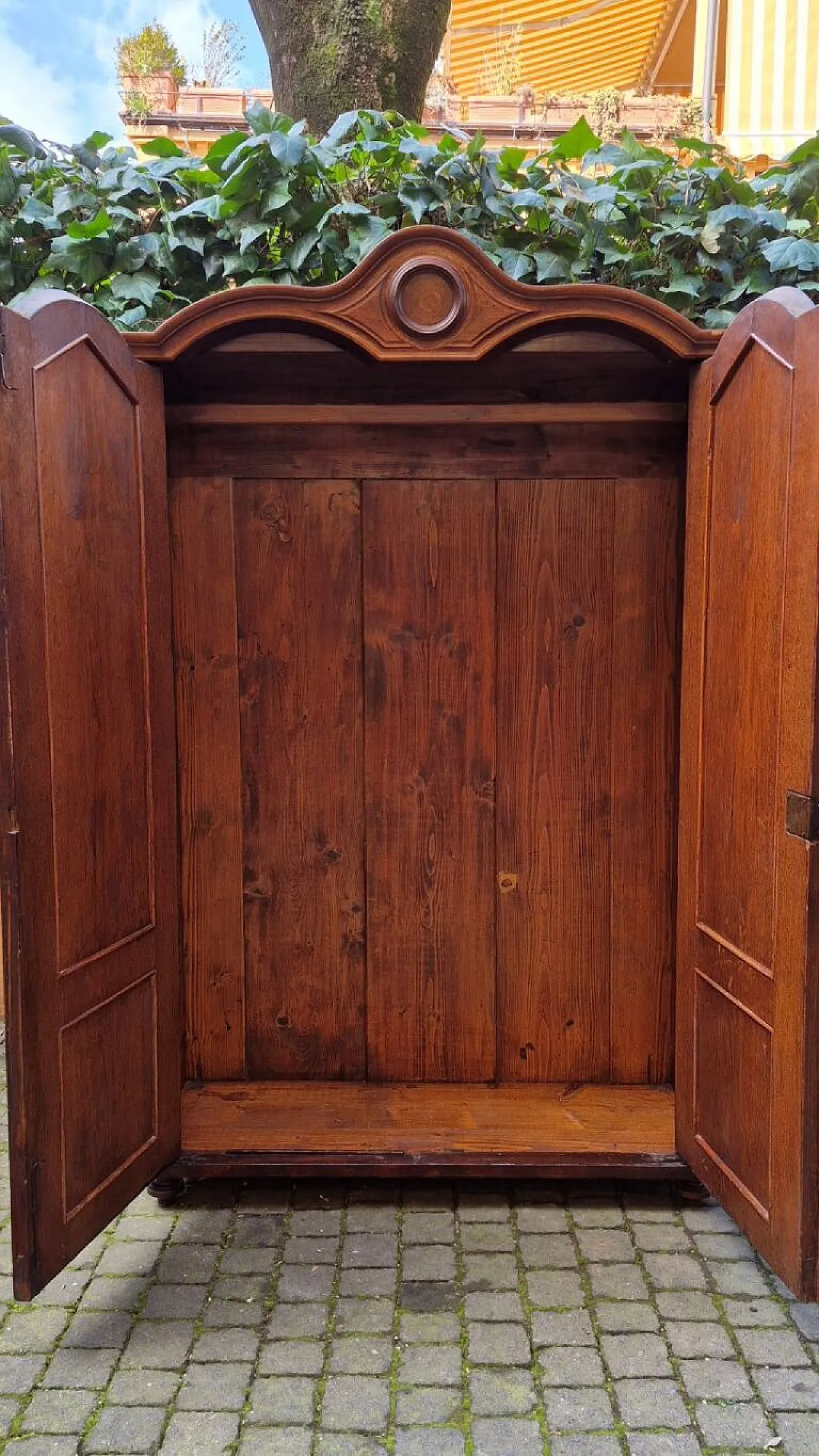 Walnut and burl veneered wardrobe, 19th century 2