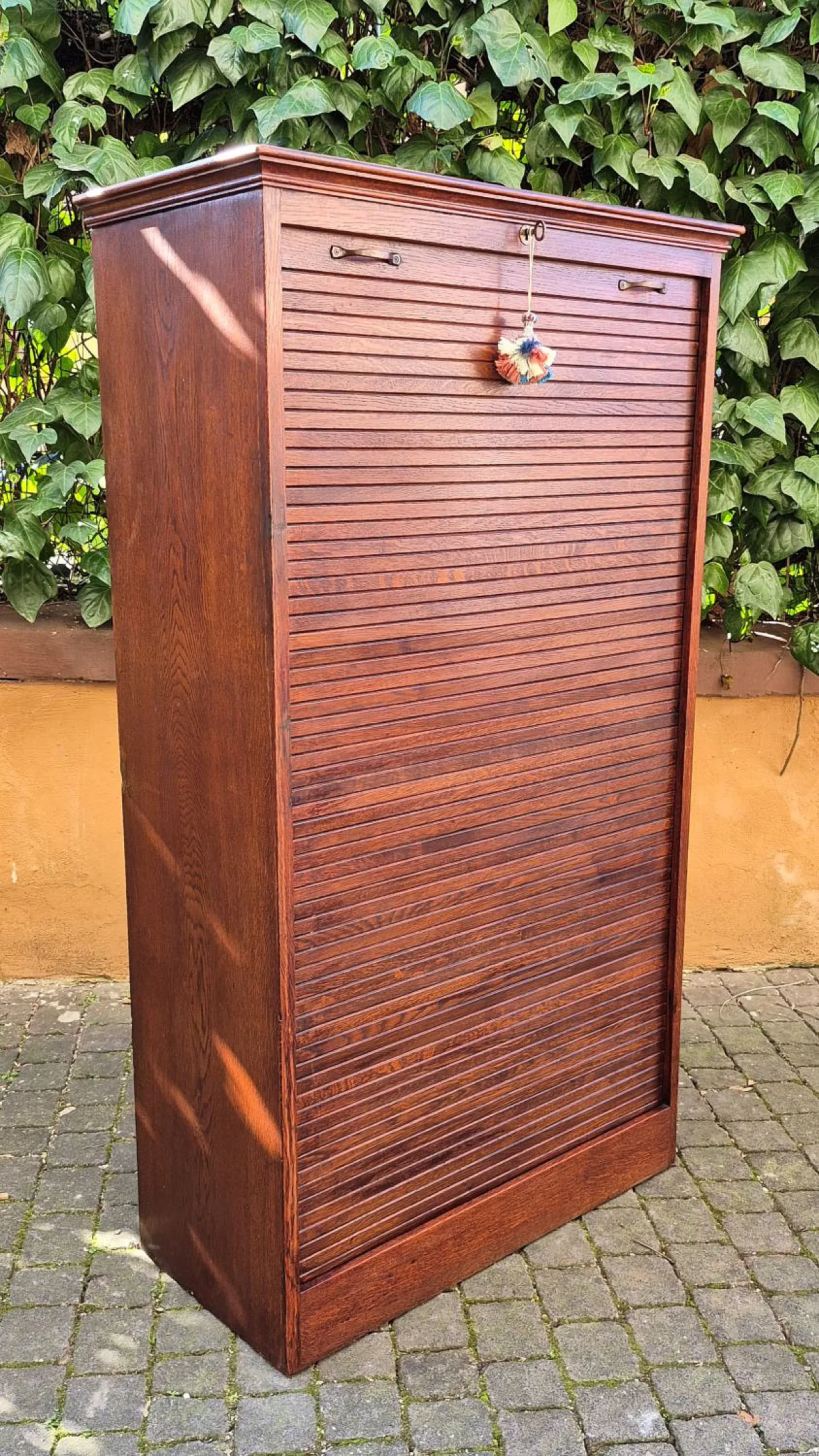 Oak shutter cabinet, early 20th century 5
