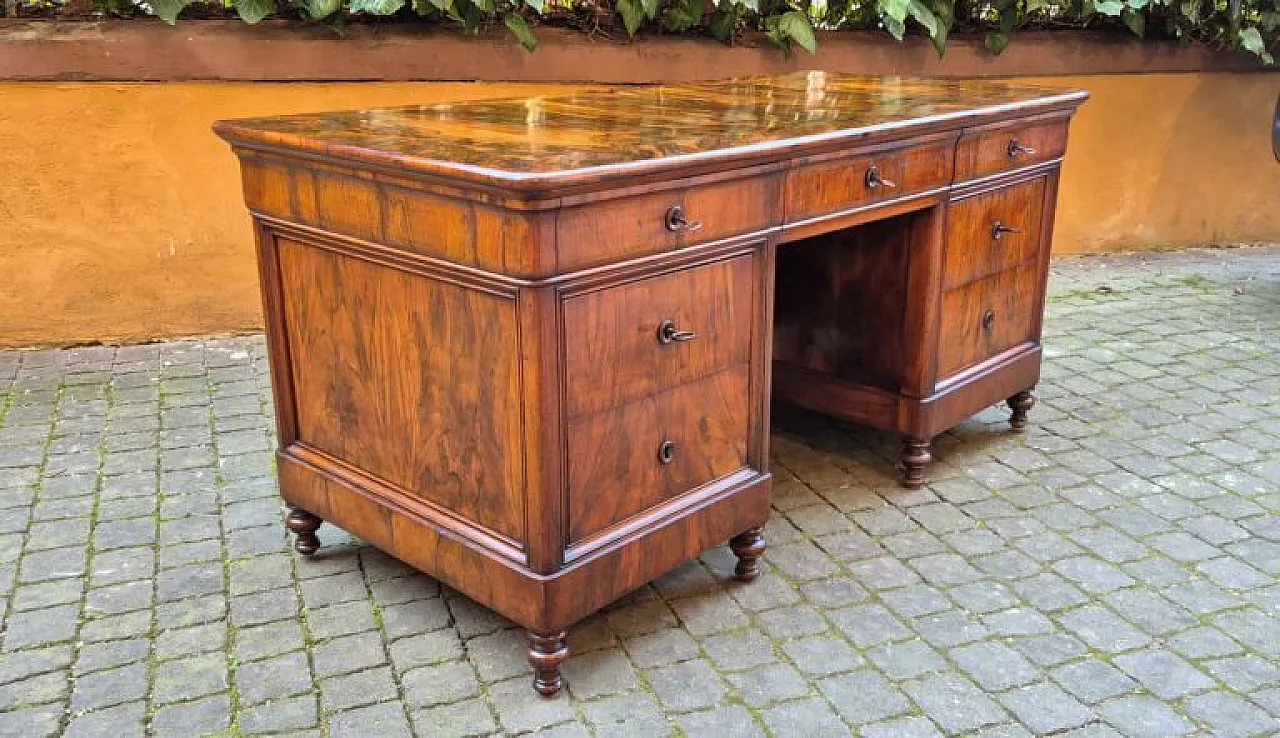 Luigi Filippo desk veneered in walnut and briar, 19th century 4