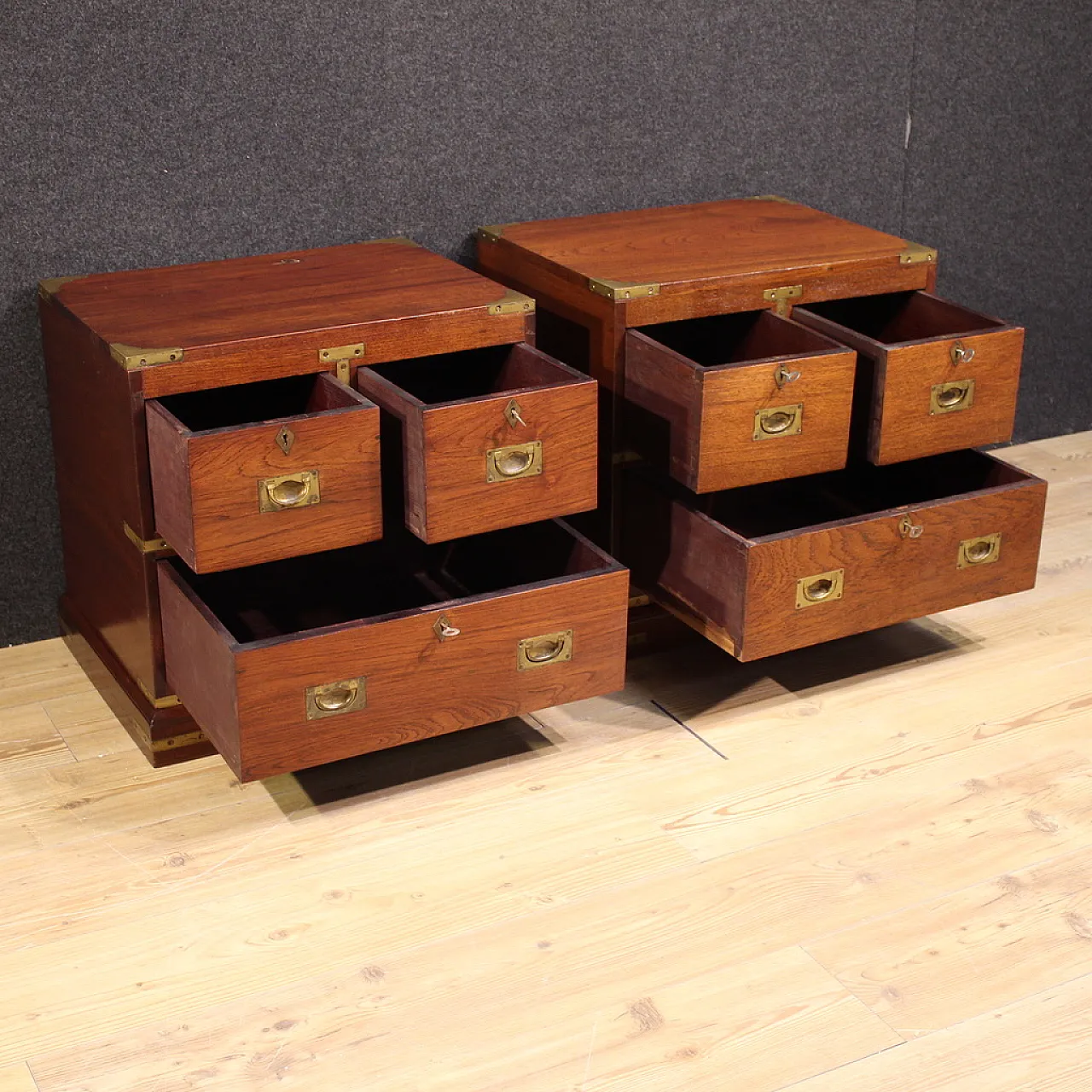Pair of English naval style bedside tables, 20th century 3