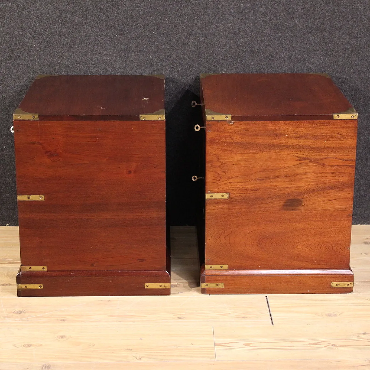 Pair of English naval style bedside tables, 20th century 8