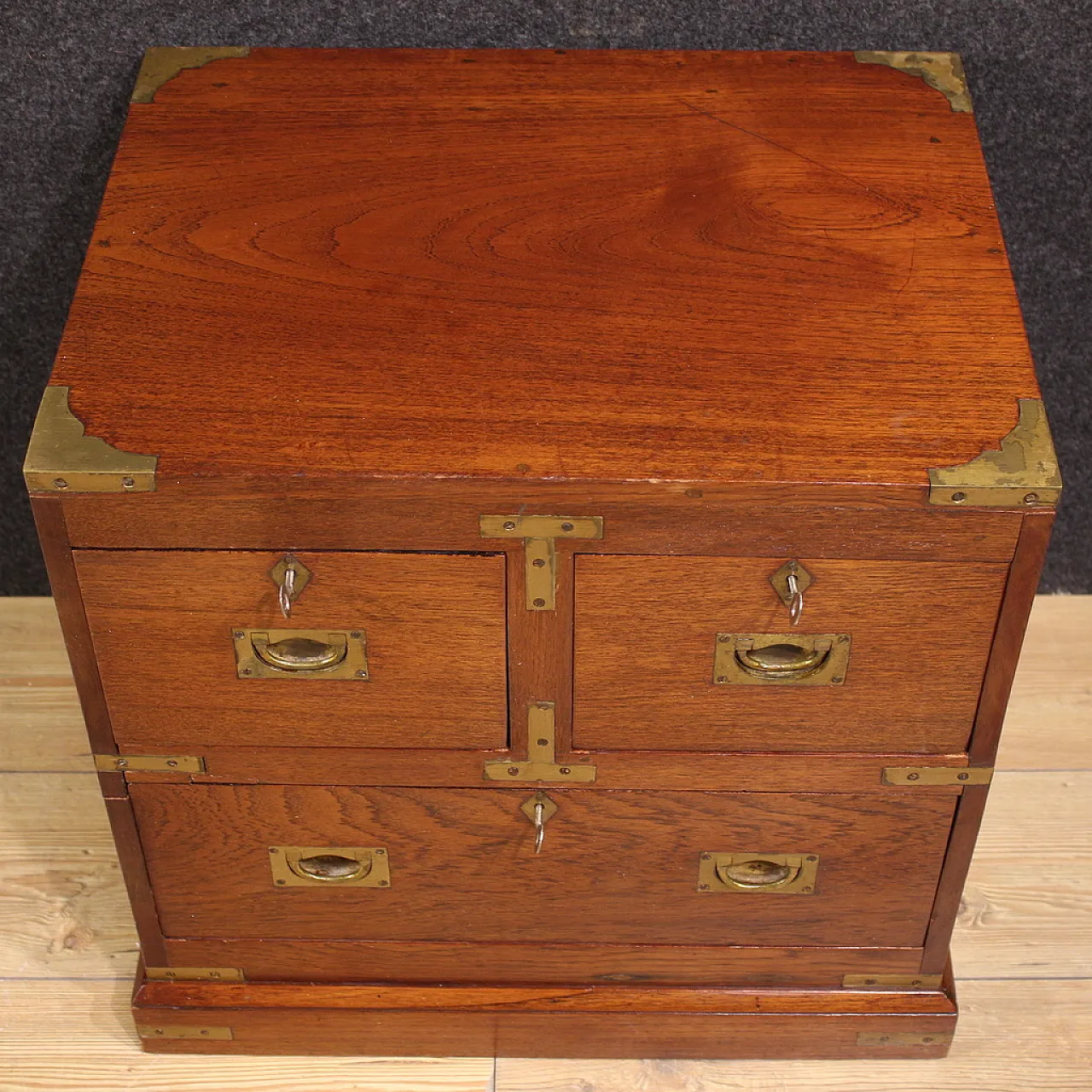 Pair of English naval style bedside tables, 20th century 12