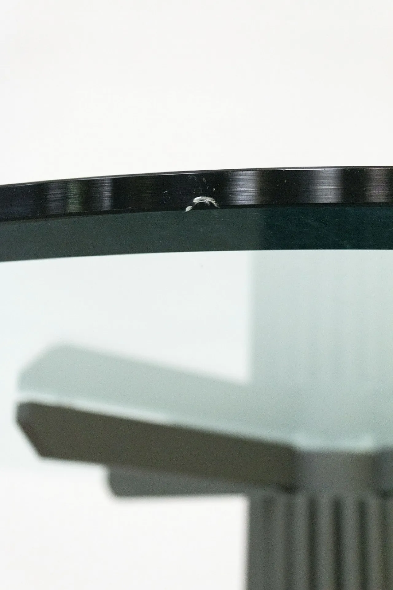 Round glass and iron table, 1970s 7