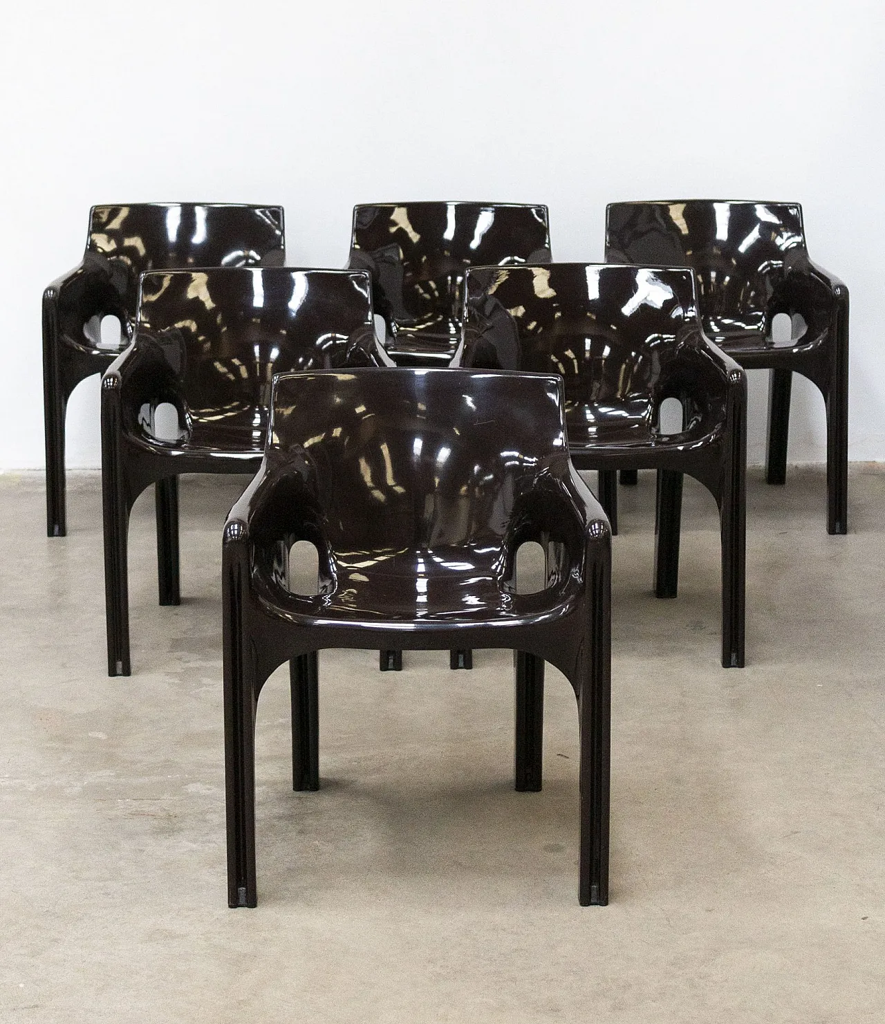 Sedia Gaudì di Vico Magistretti per Artemide, anni '70 1