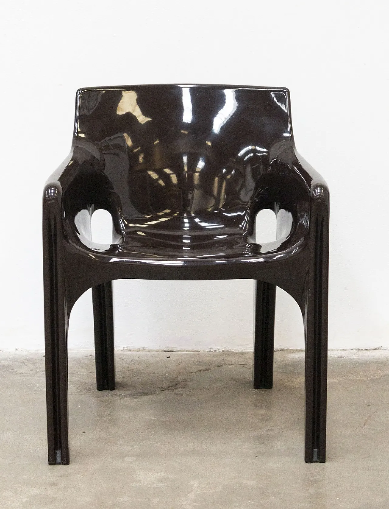 Sedia Gaudì di Vico Magistretti per Artemide, anni '70 4