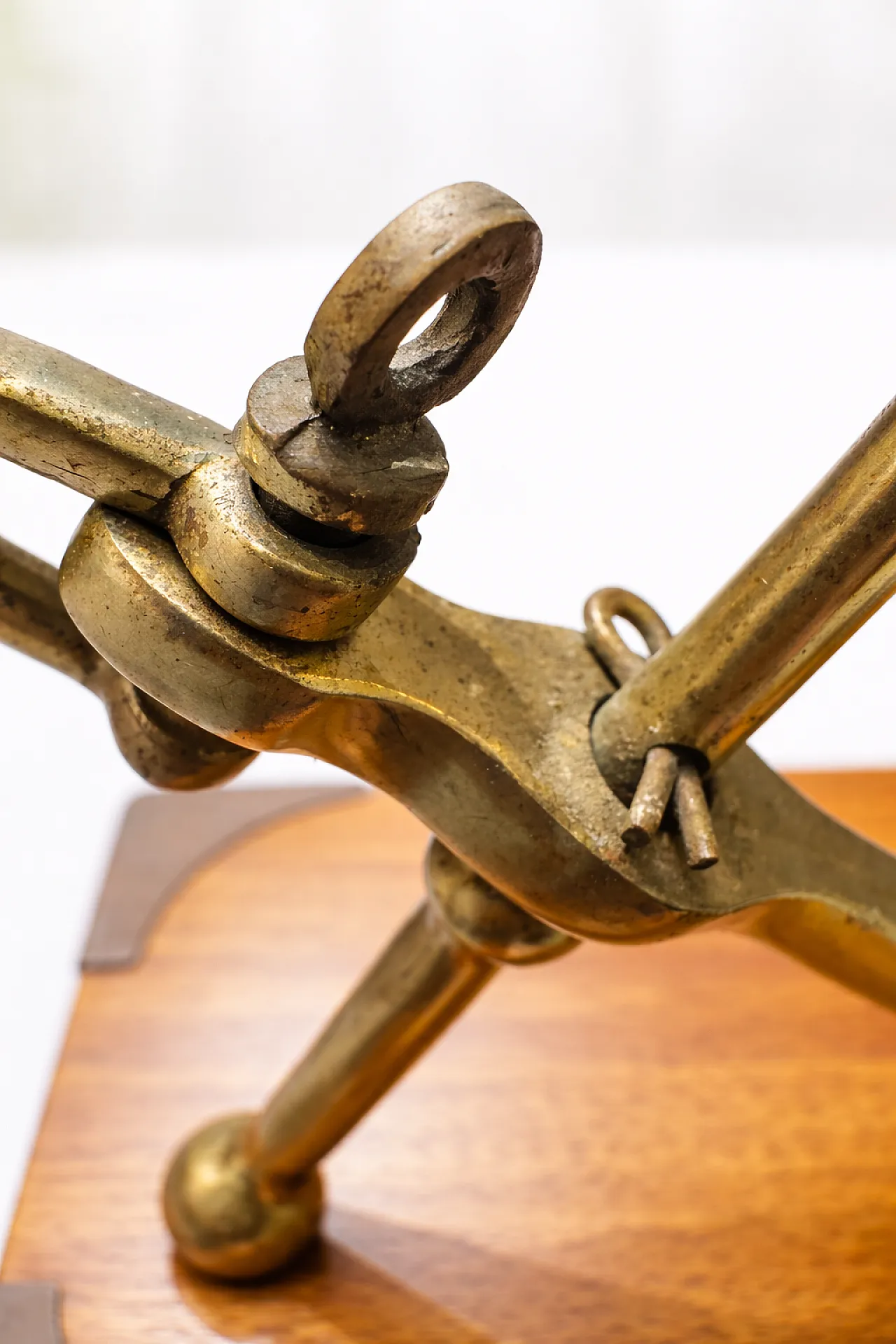 Scultura Ancora in ottone e legno – anni '60 10