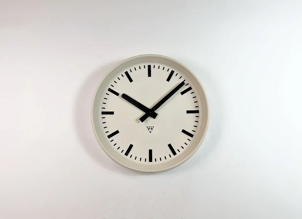 Large Industrial Bakelite Factory Wall Clock from Pragotron, 1960s 2