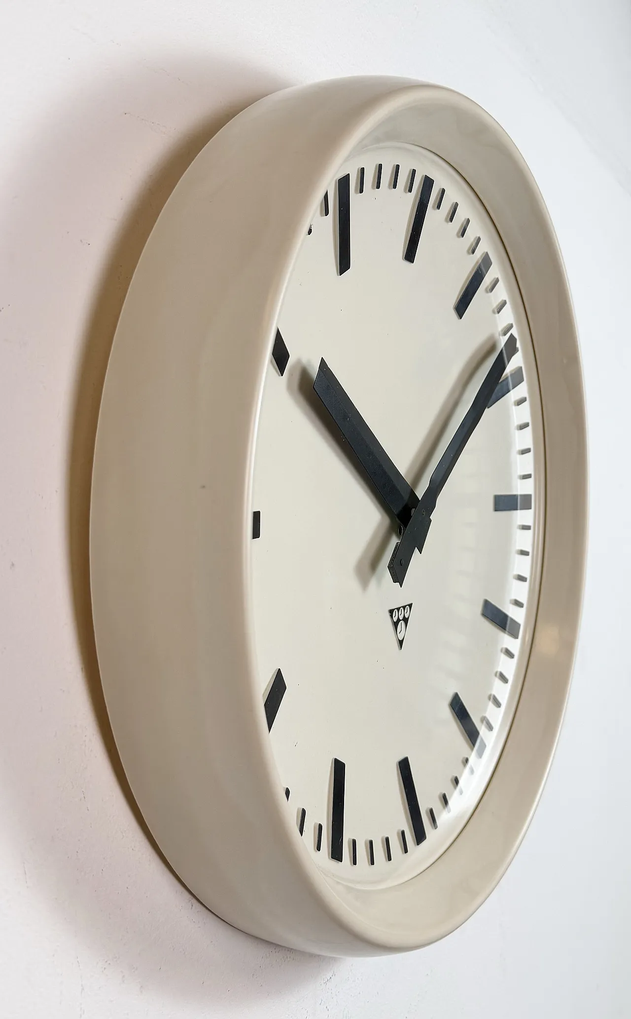 Large Industrial Bakelite Factory Wall Clock from Pragotron, 1960s 5