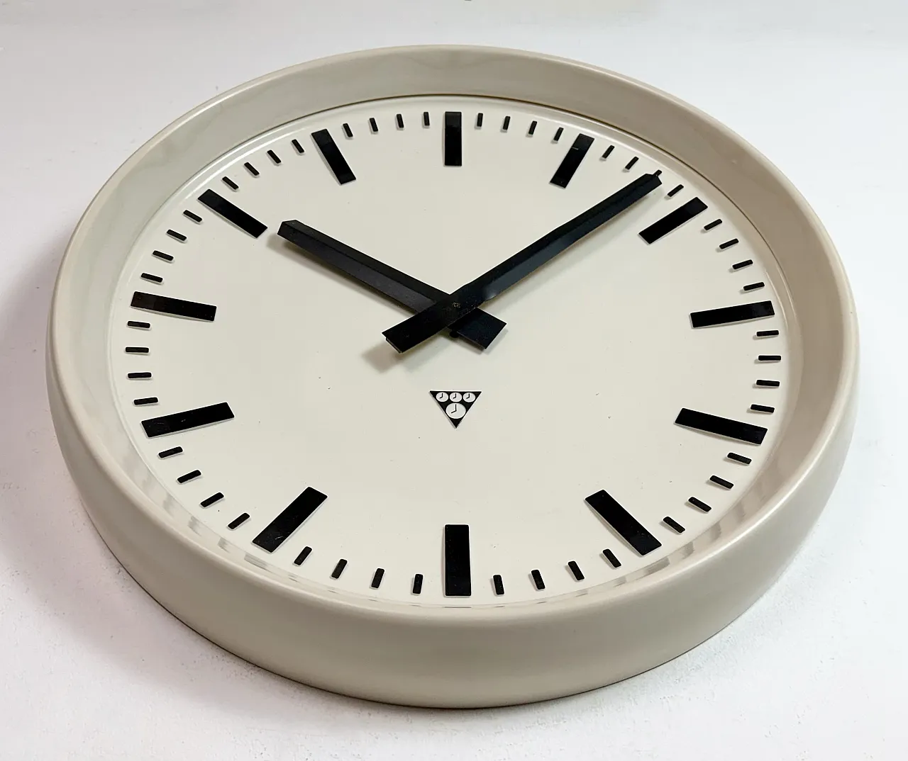 Large Industrial Bakelite Factory Wall Clock from Pragotron, 1960s 7