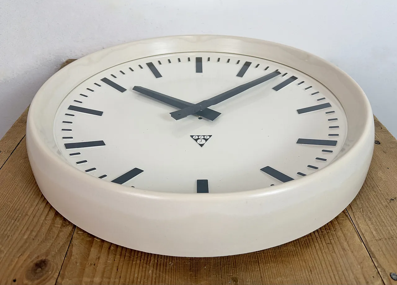 Large Industrial Bakelite Factory Wall Clock from Pragotron, 1960s 8