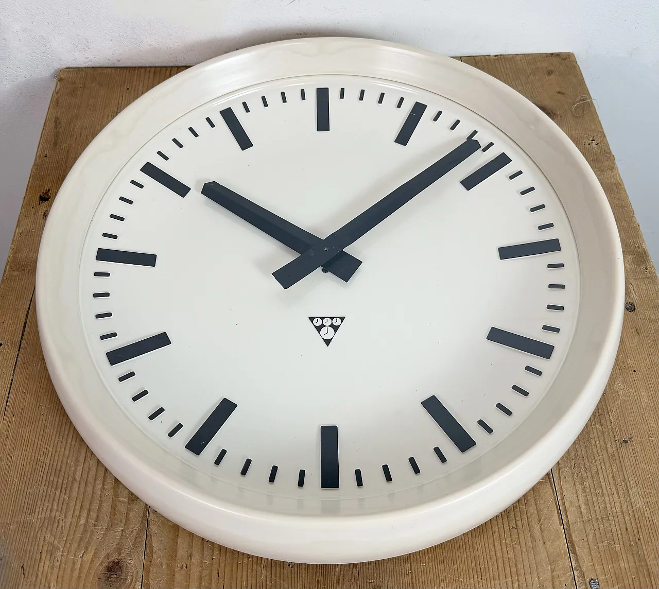 Large Industrial Bakelite Factory Wall Clock from Pragotron, 1960s 10