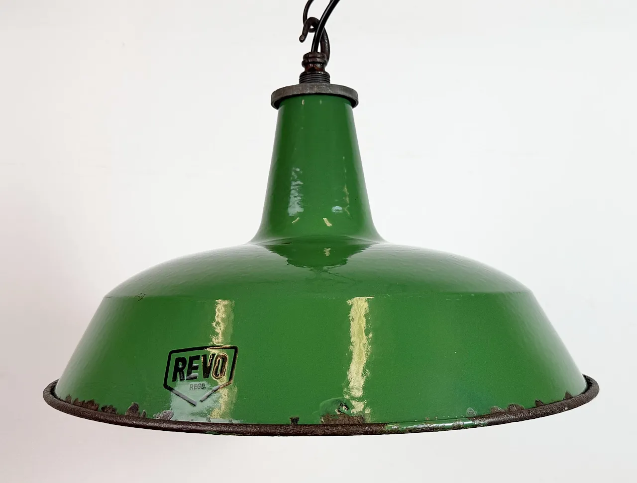 Lampada a sospensione industriale smaltata verde di Revo, anni '50 3