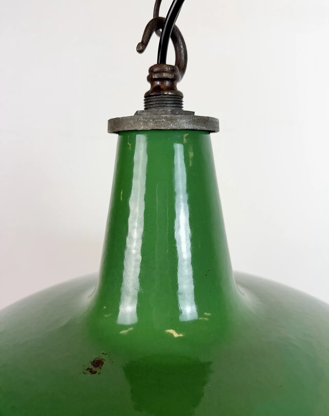 Lampada a sospensione industriale smaltata verde di Revo, anni '50 4
