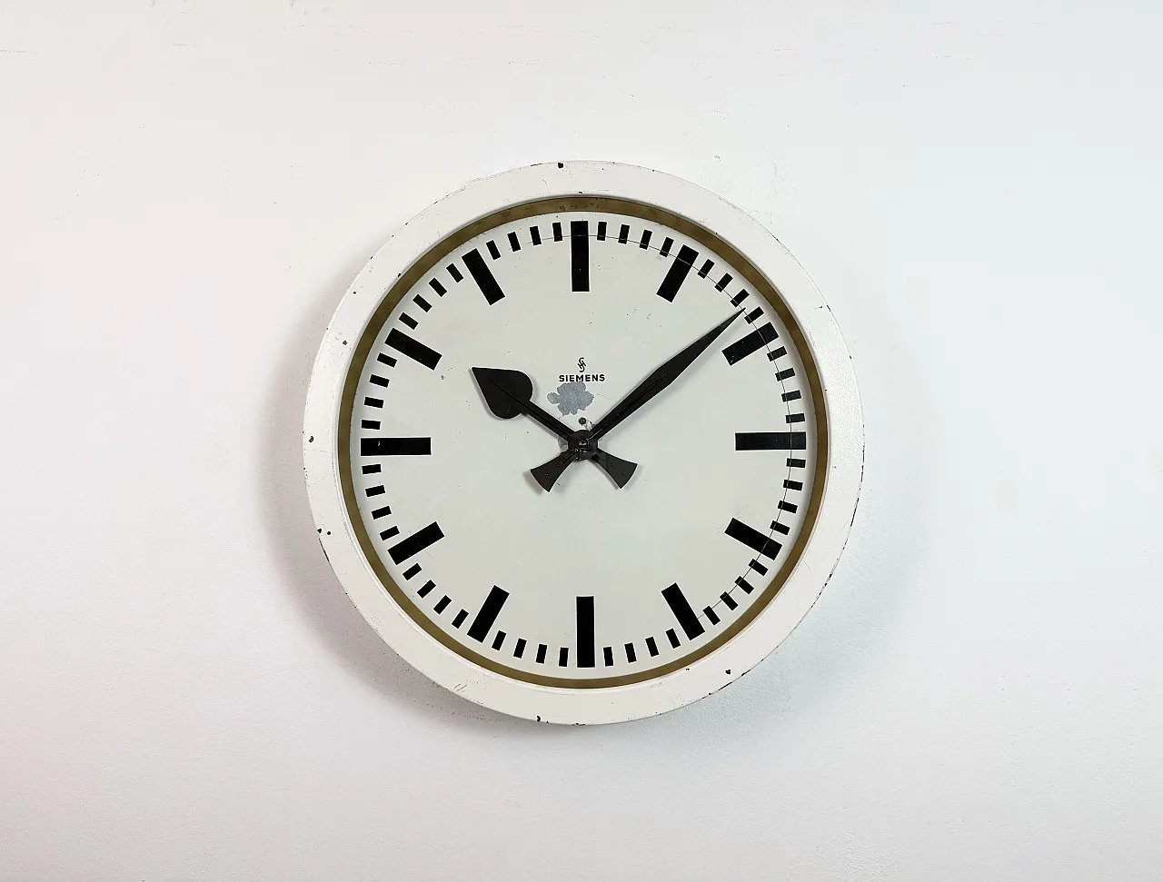 Large White Industrial Factory Wall Clock from Siemens, 1950s 2
