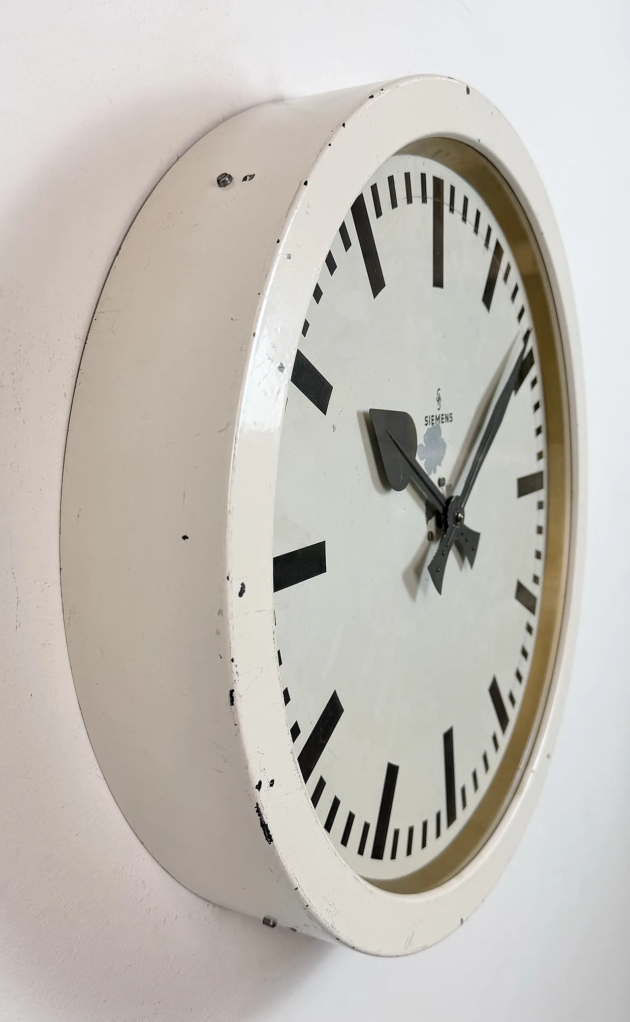 Large White Industrial Factory Wall Clock from Siemens, 1950s 5