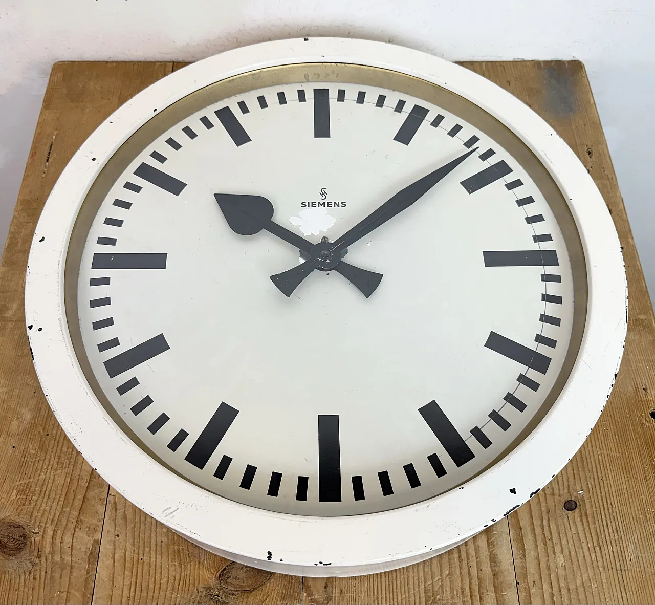 Large White Industrial Factory Wall Clock from Siemens, 1950s 10