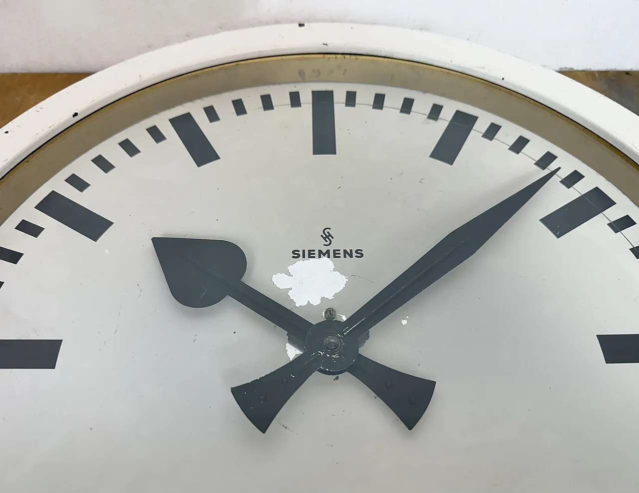 Large White Industrial Factory Wall Clock from Siemens, 1950s 11