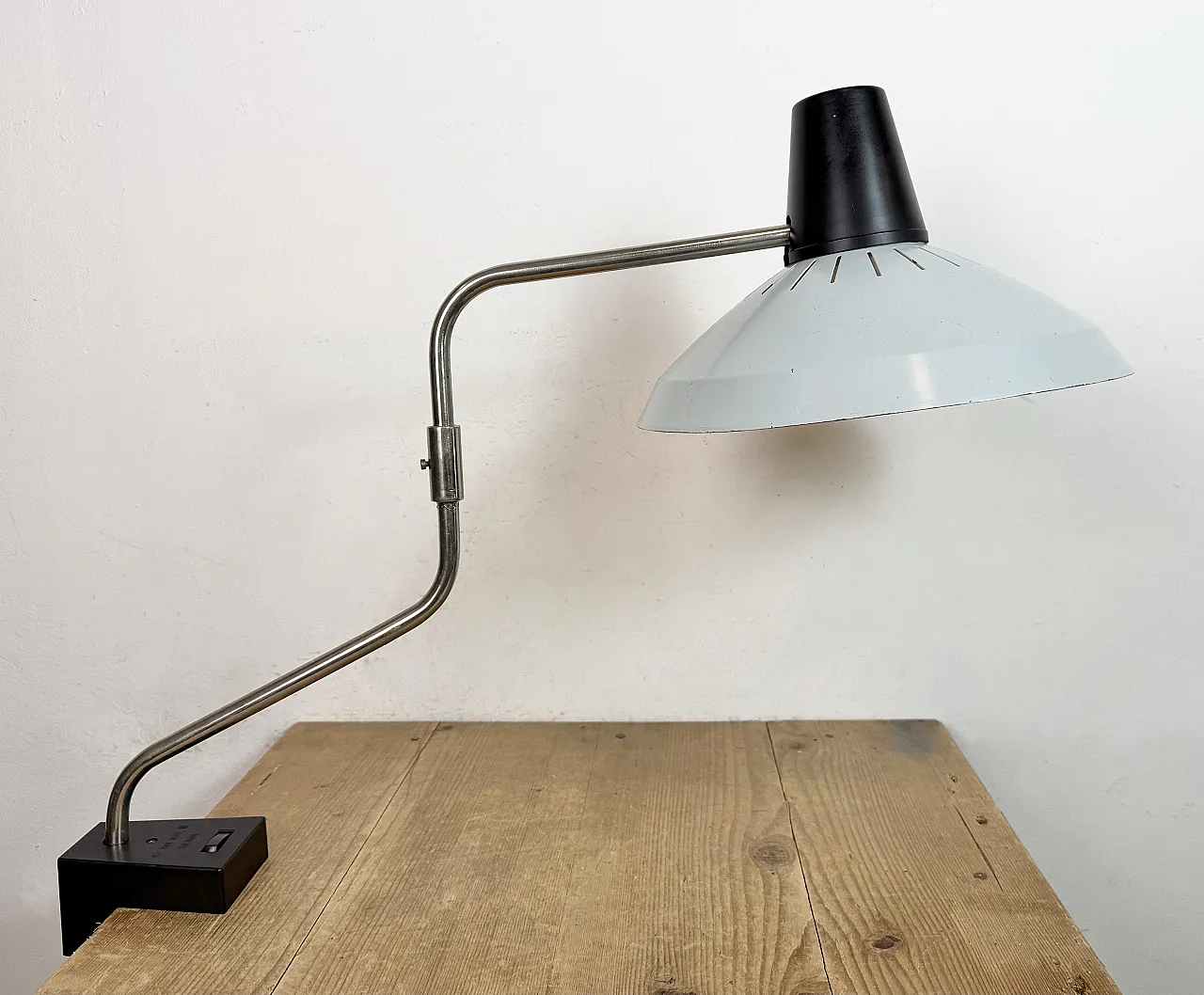 Lampada da scrivania da ufficio industriale grigia di Elektrosvit, anni '70 12