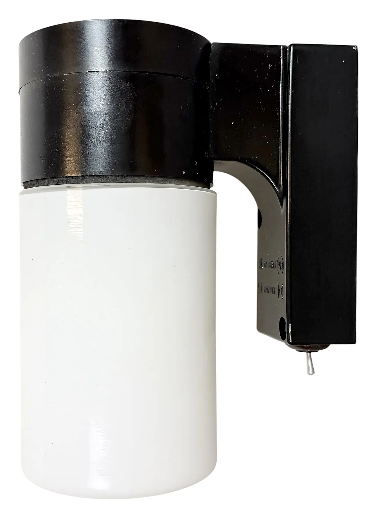 Lampada da parete industriale in bachelite marrone con vetro lattimo, anni '60 1