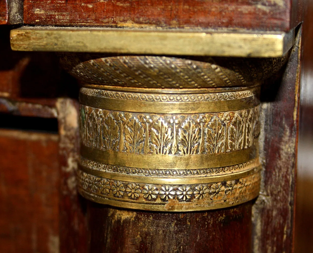Empire walnut chest of drawers with bronze details, 19th century 13