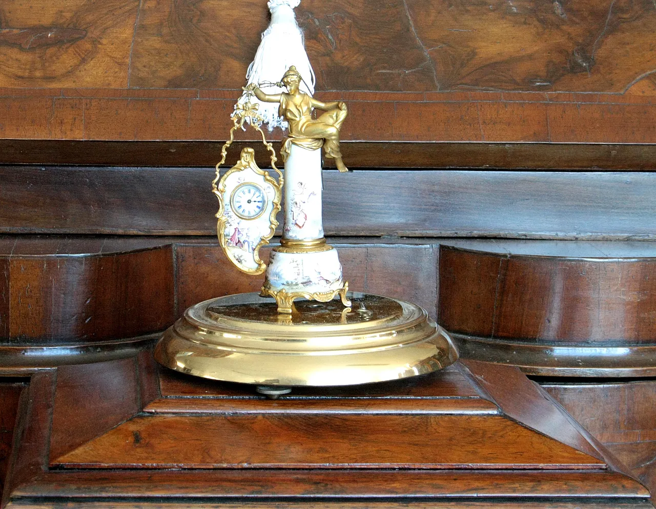 Art Deco bronze and enamel table clock, 19th century 3