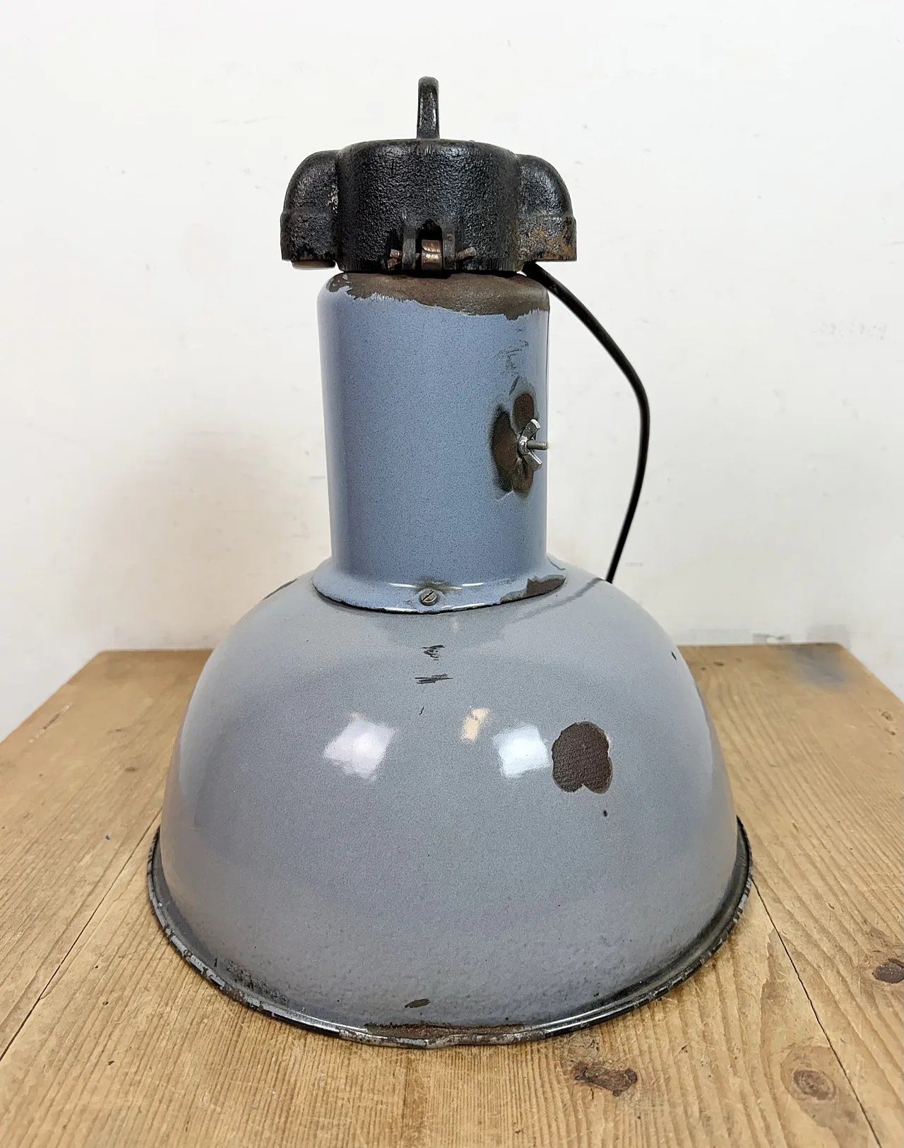 Industrial Grey Enamel Bauhaus Pendant Lamp, 1930s 11
