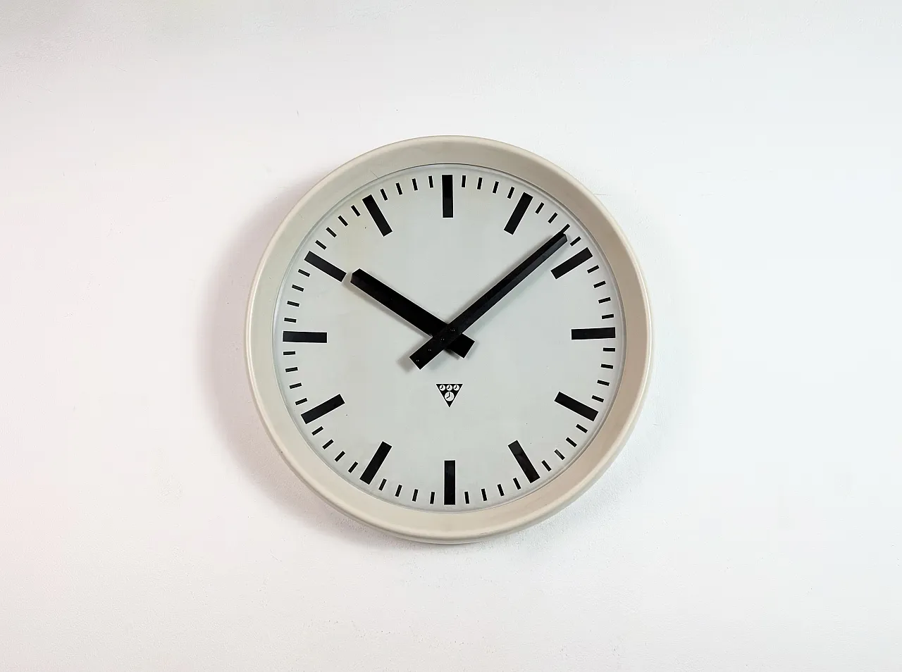 Large Industrial Bakelite Factory Wall Clock from Pragotron, 1960s 2