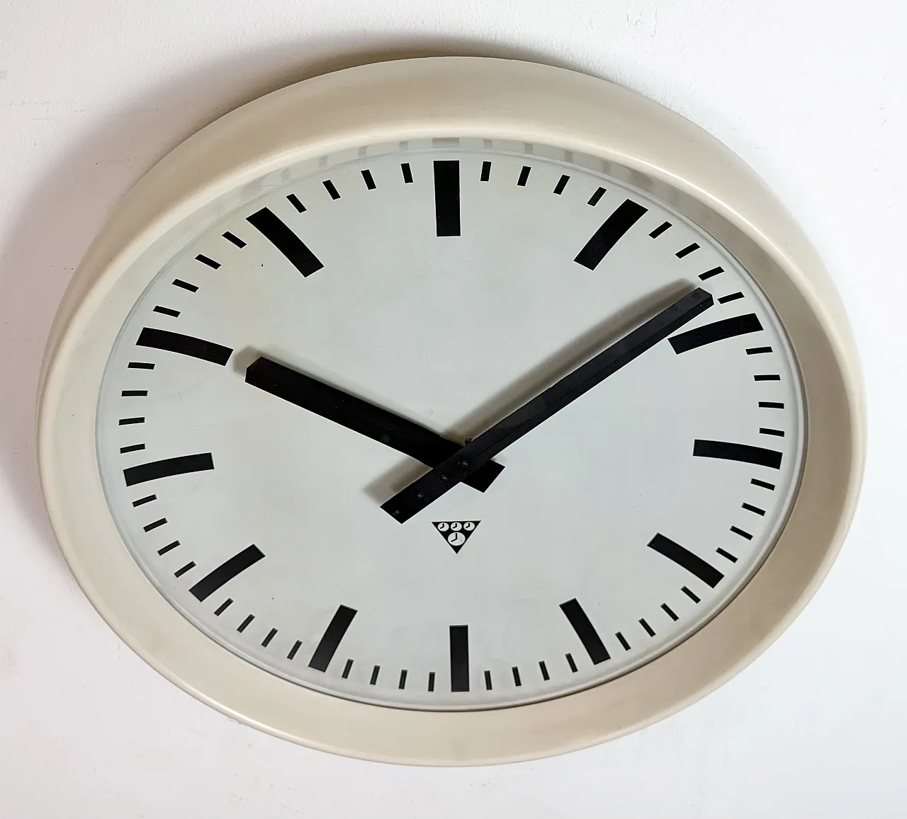 Large Industrial Bakelite Factory Wall Clock from Pragotron, 1960s 6
