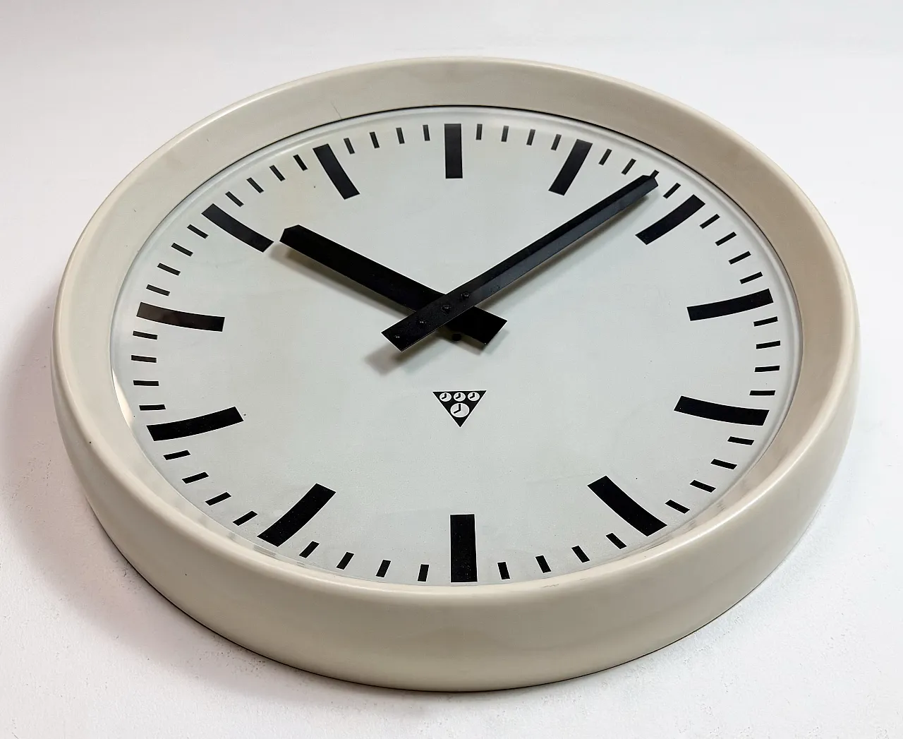 Large Industrial Bakelite Factory Wall Clock from Pragotron, 1960s 7