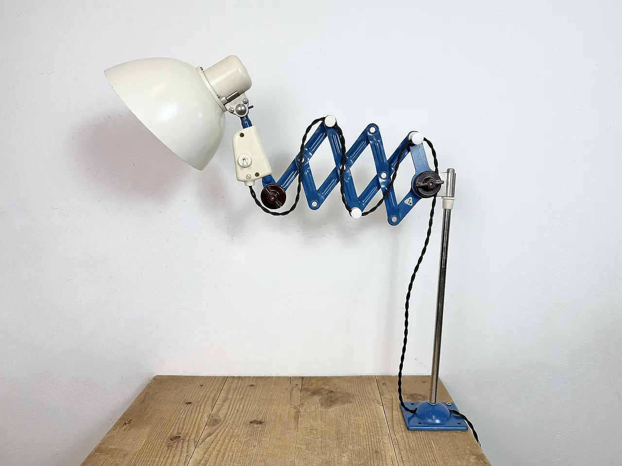 Industrial East German Scissor Lamp from VEB Zweckleuchtenbau Dresden 2