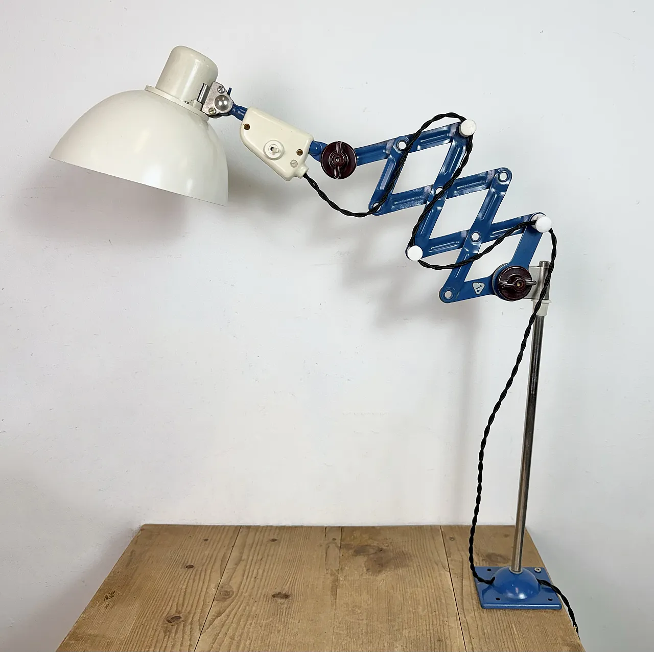 Industrial East German Scissor Lamp from VEB Zweckleuchtenbau Dresden 7