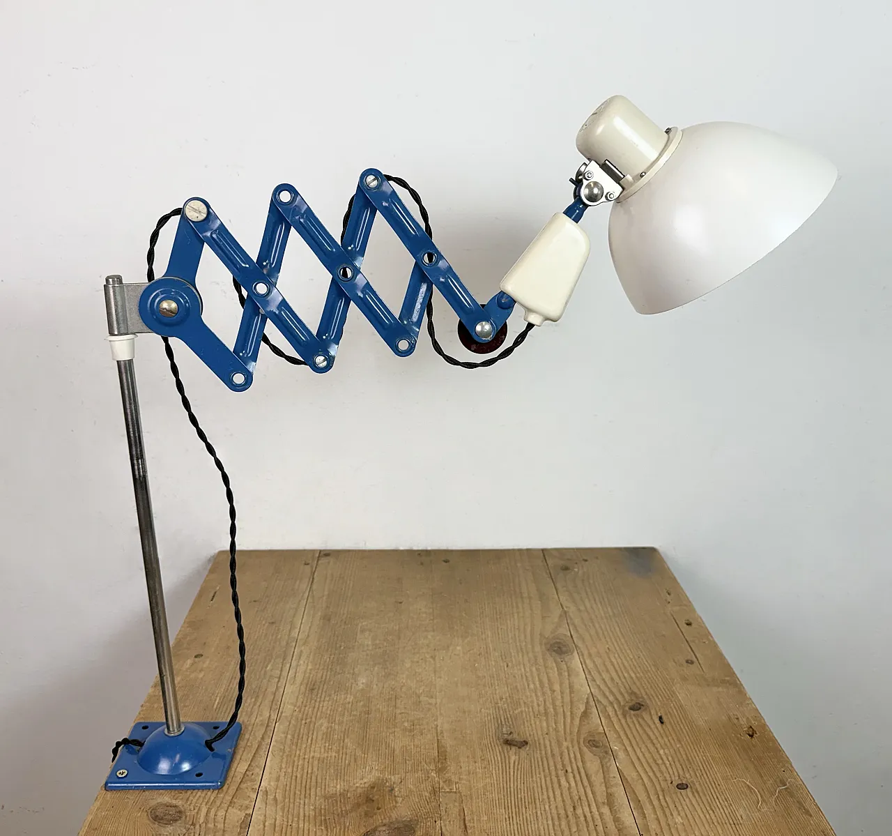 Industrial East German Scissor Lamp from VEB Zweckleuchtenbau Dresden 15