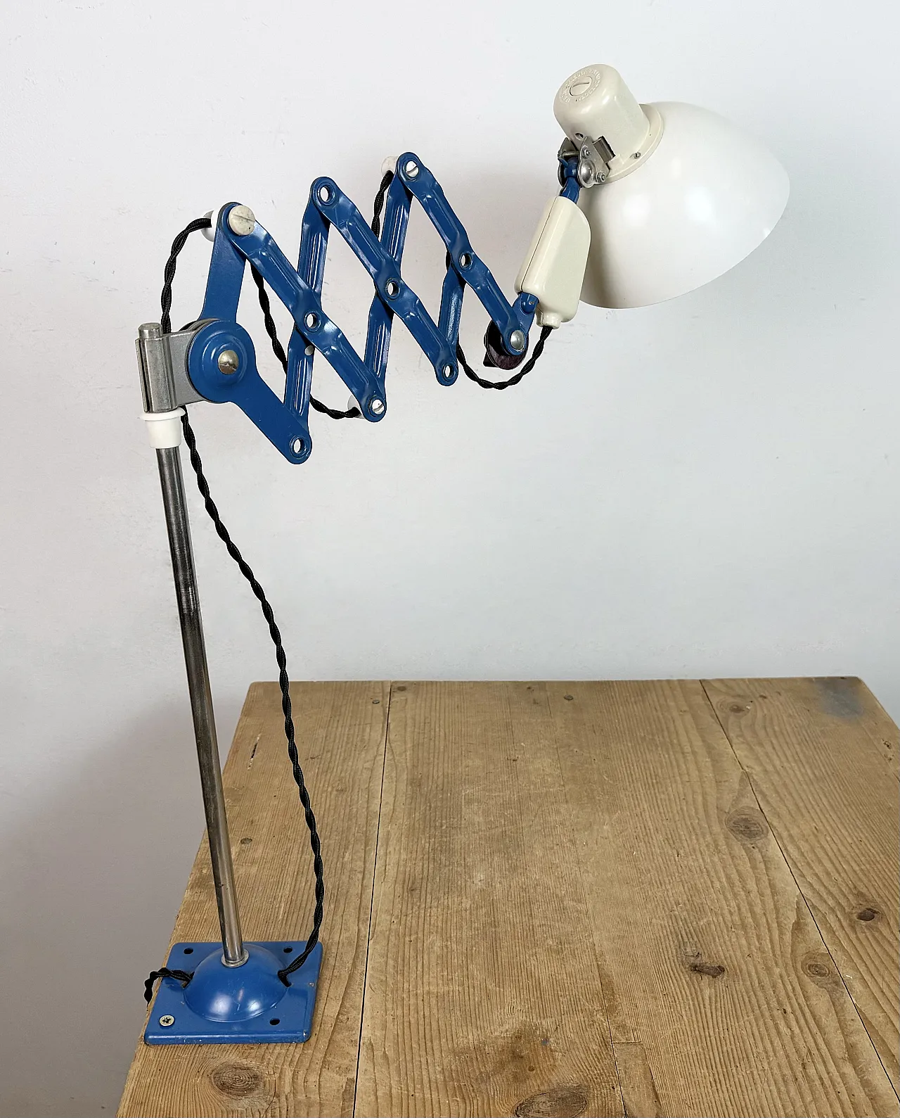 Industrial East German Scissor Lamp from VEB Zweckleuchtenbau Dresden 20