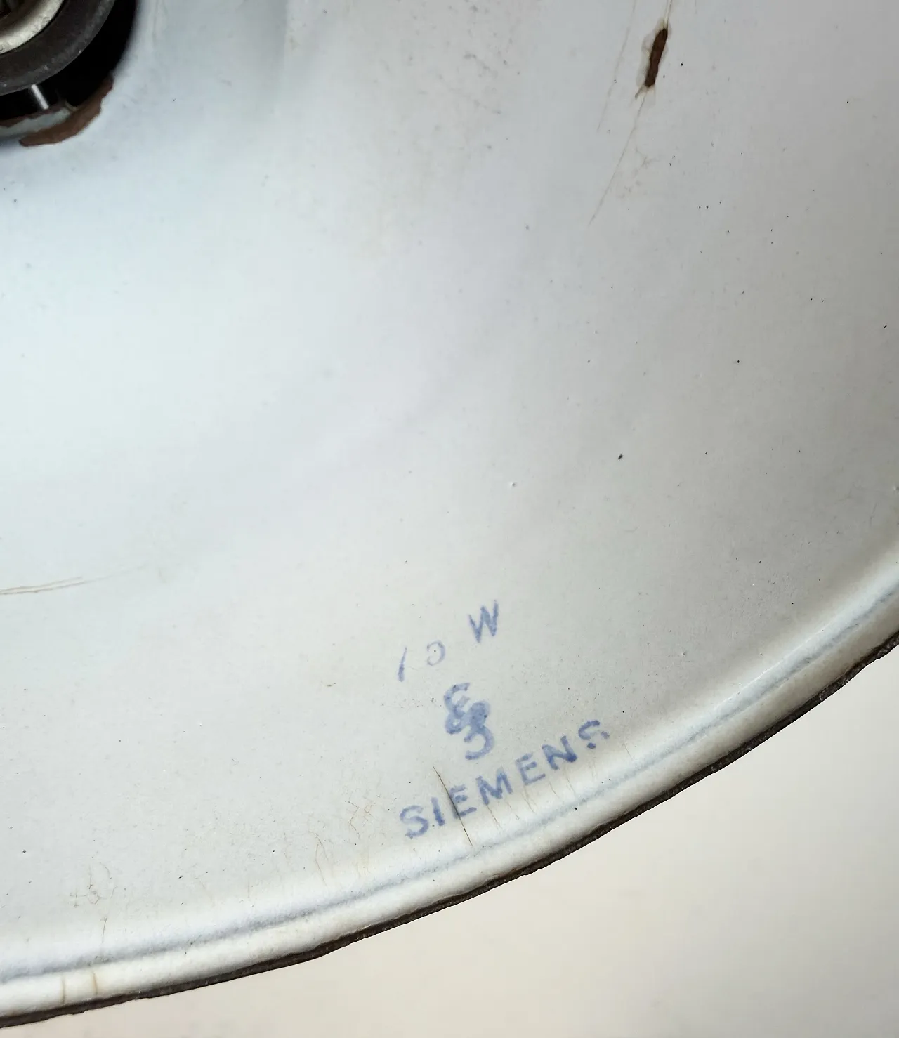 Industrial Grey Enamel Workshop Table Lamp from Siemens, 1950s 19