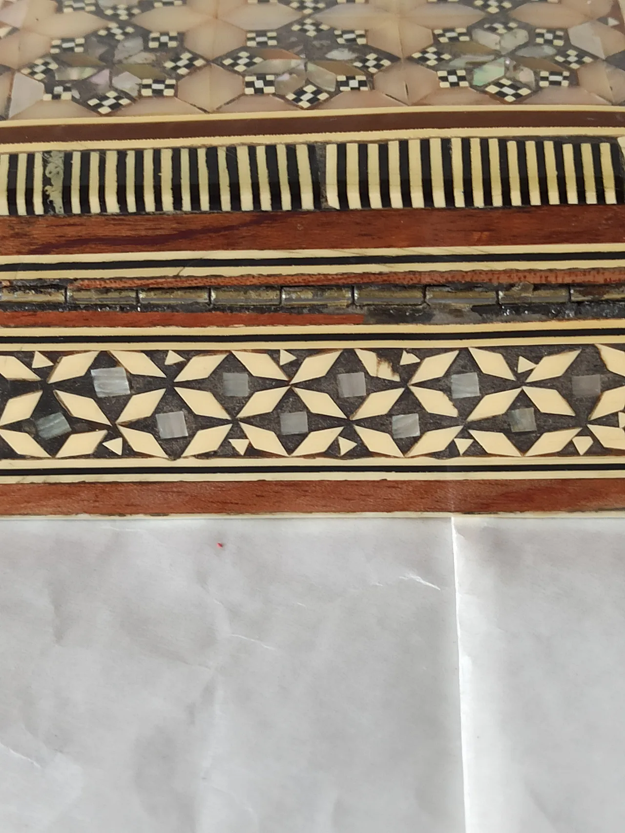 Mahogany and mother-of-pearl jewelry box, 50s 11