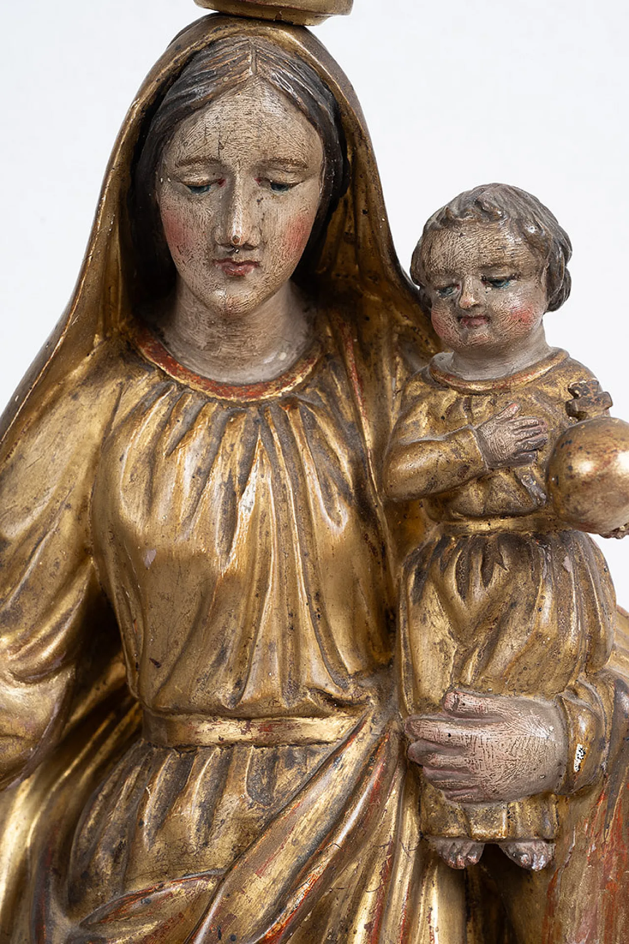 Madonna and Child, sculpture in polychrome wood, 18th century 2