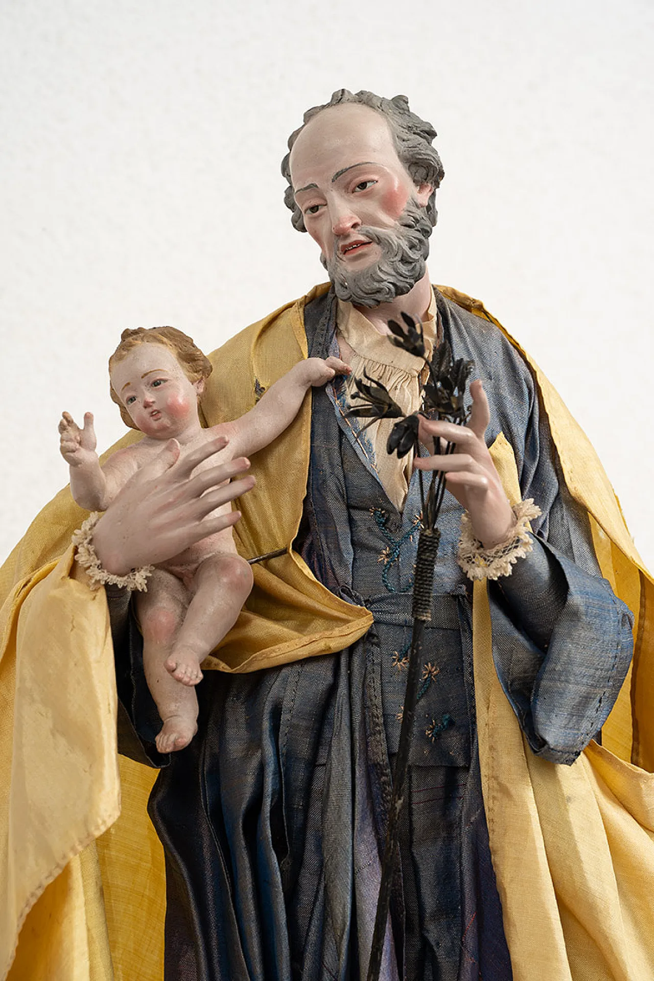 Sculpture depicting Saint Joseph with the Child, 18th century 2
