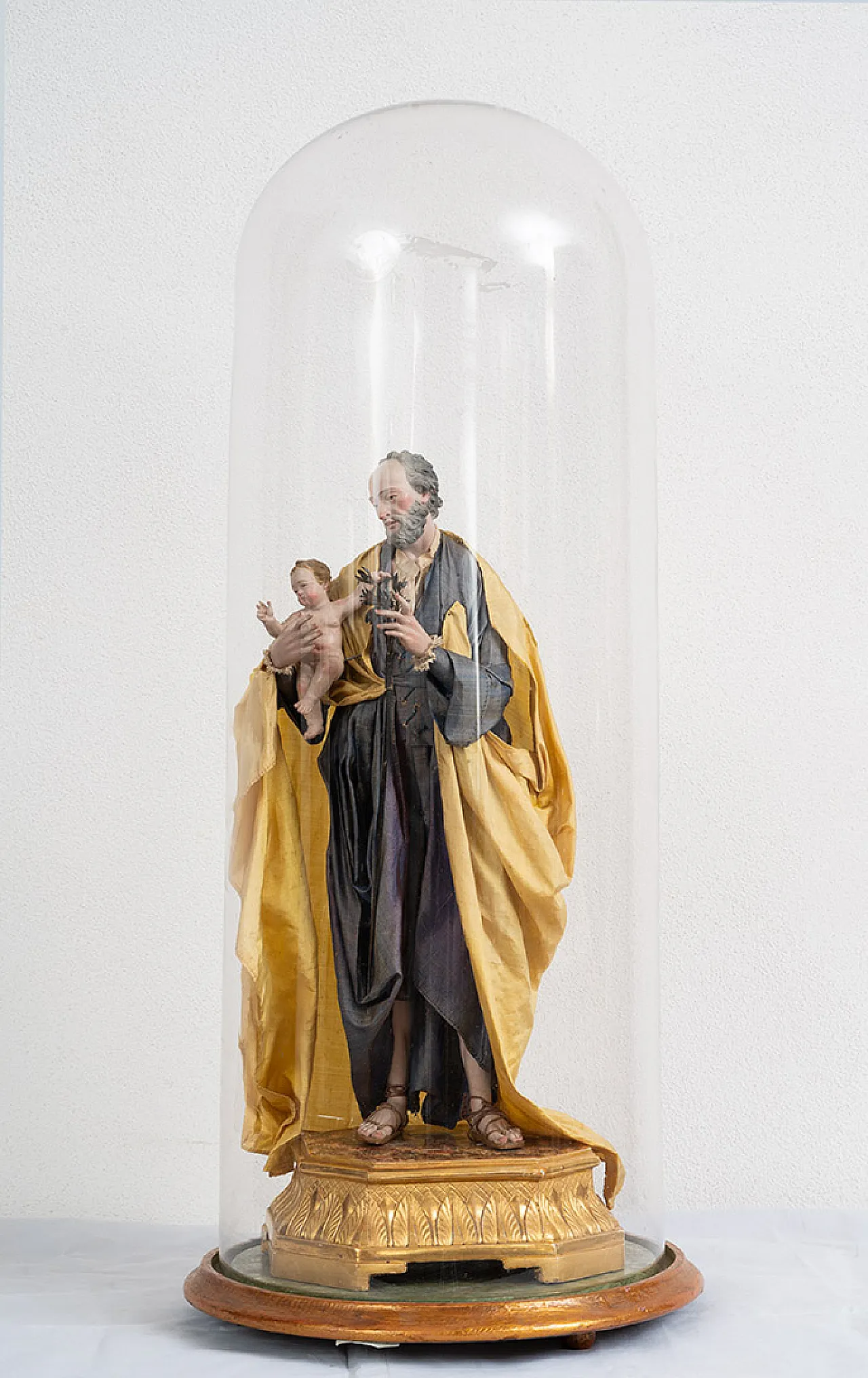 Sculpture depicting Saint Joseph with the Child, 18th century 4