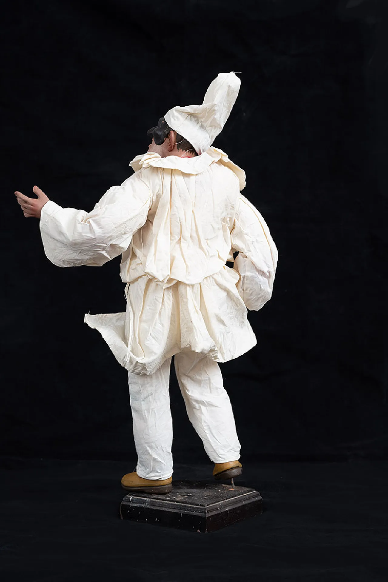 Sculpture depicting Pulcinella with a terracotta head, 2000s 3
