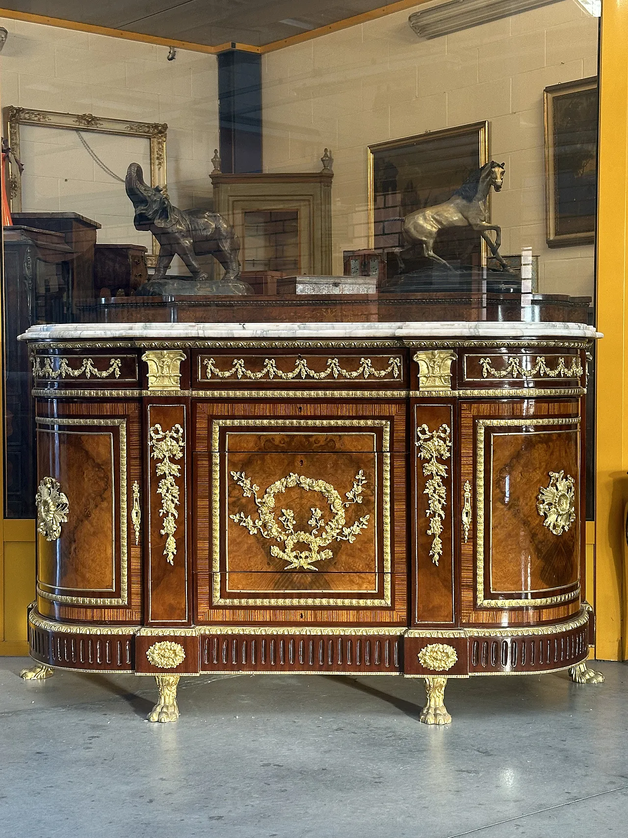 Commode de Château in walnut root, zebrano and marble, Paris, early 1900s 1