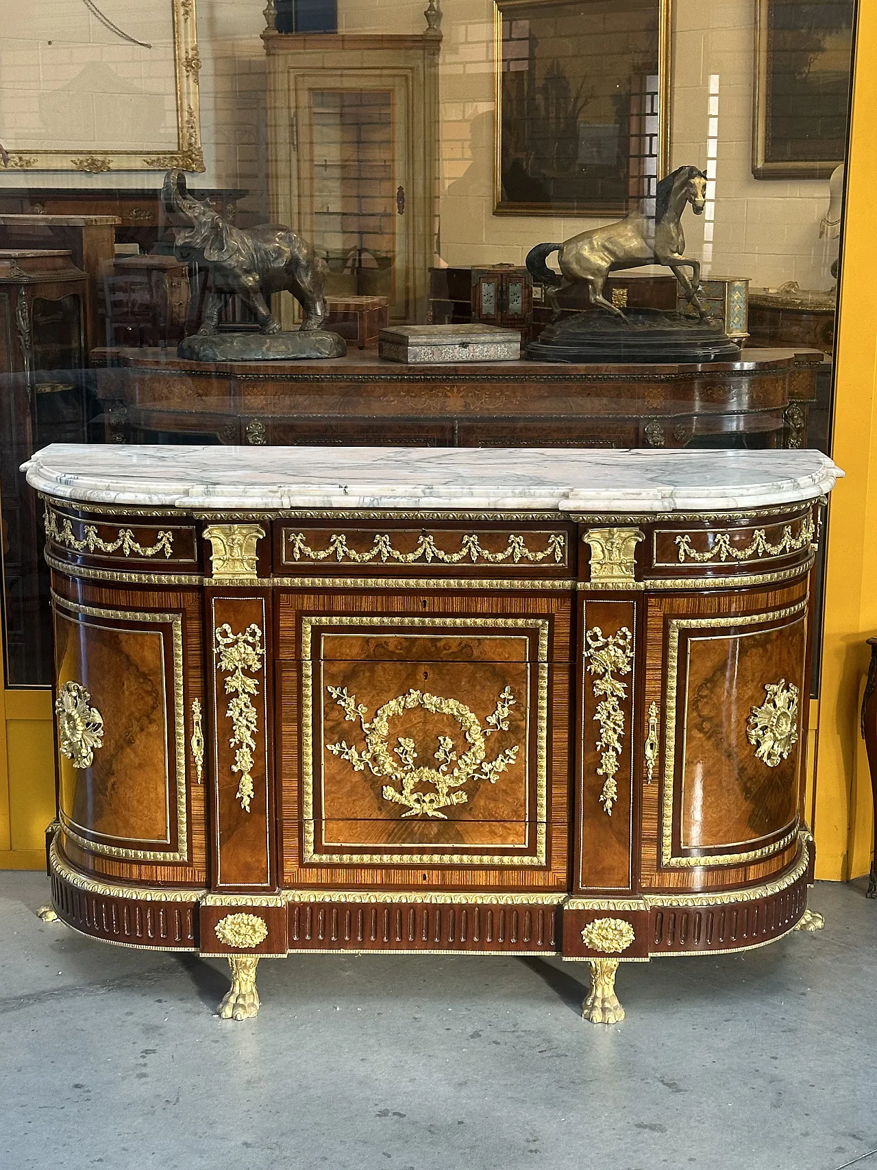 Commode de Château in walnut root, zebrano and marble, Paris, early 1900s 2