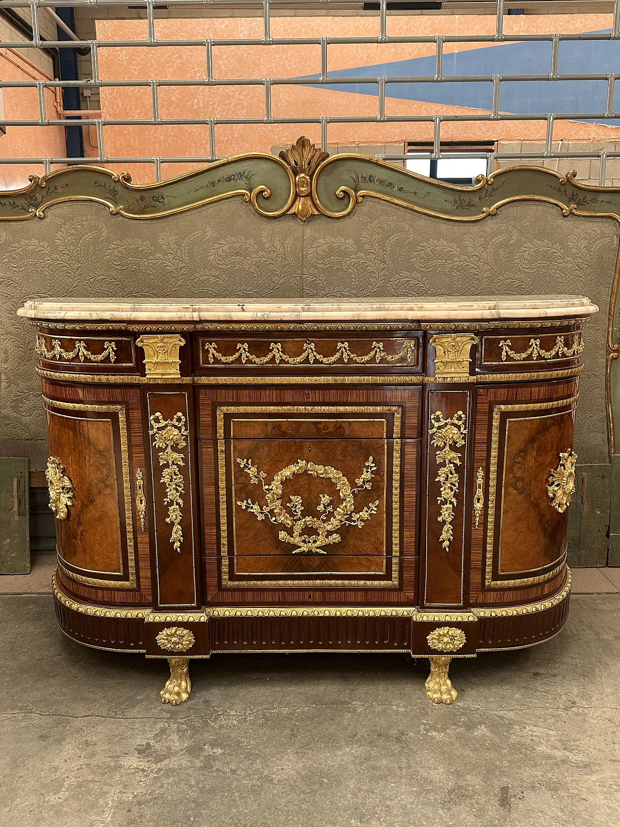Commode de Château in walnut root, zebrano and marble, Paris, early 1900s 3