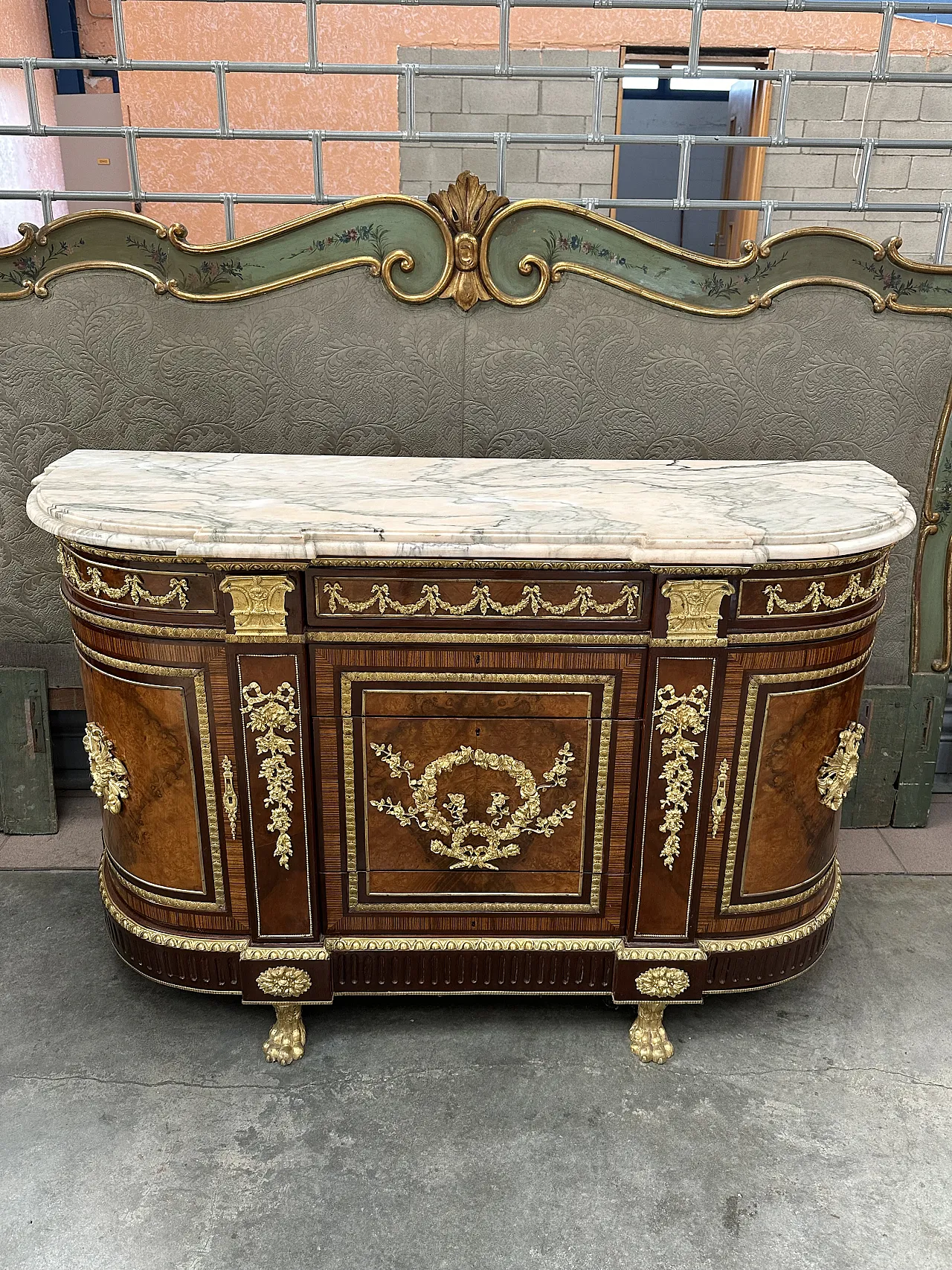 Commode de Château in walnut root, zebrano and marble, Paris, early 1900s 4