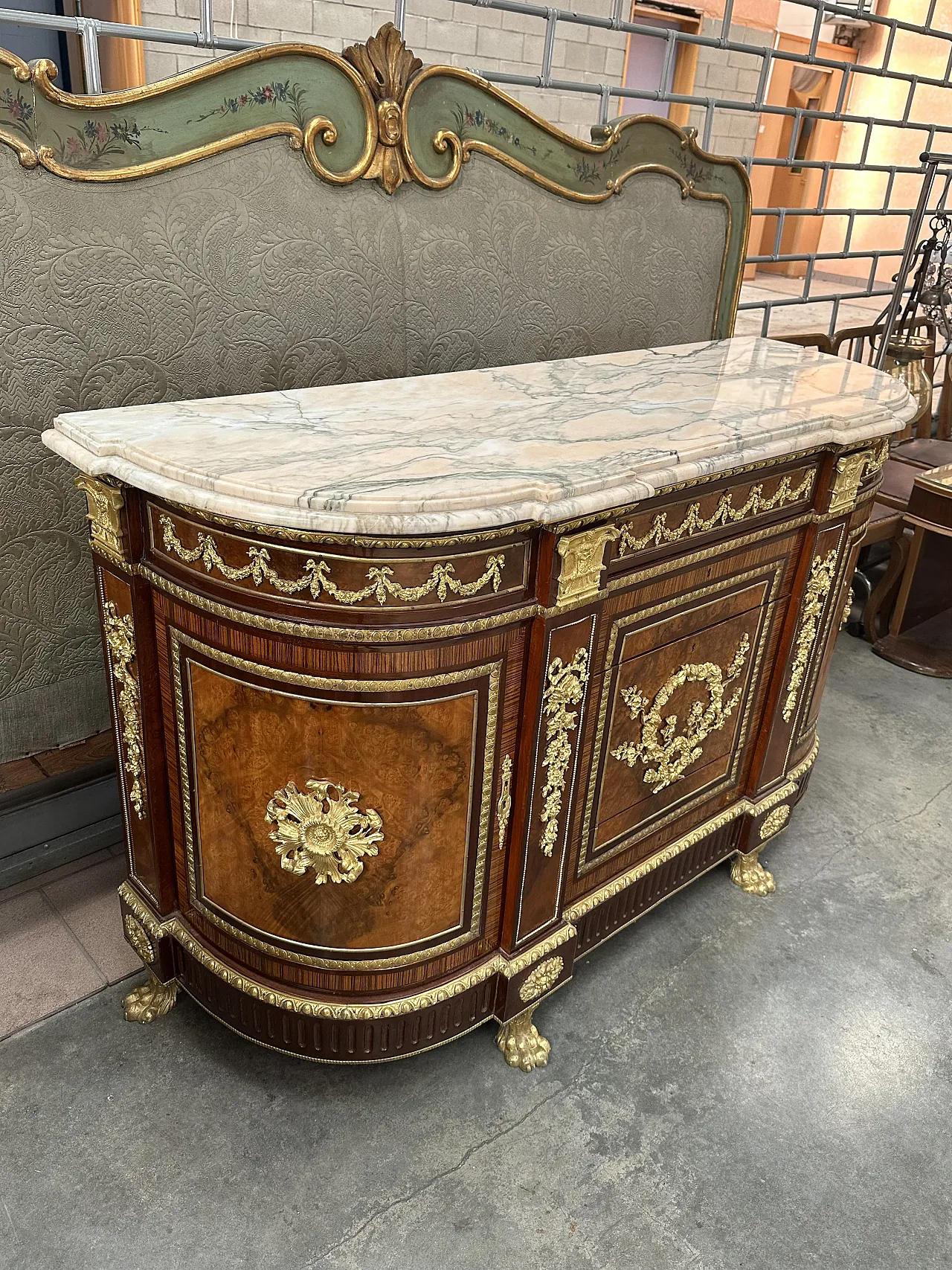 Commode de Château in walnut root, zebrano and marble, Paris, early 1900s 5