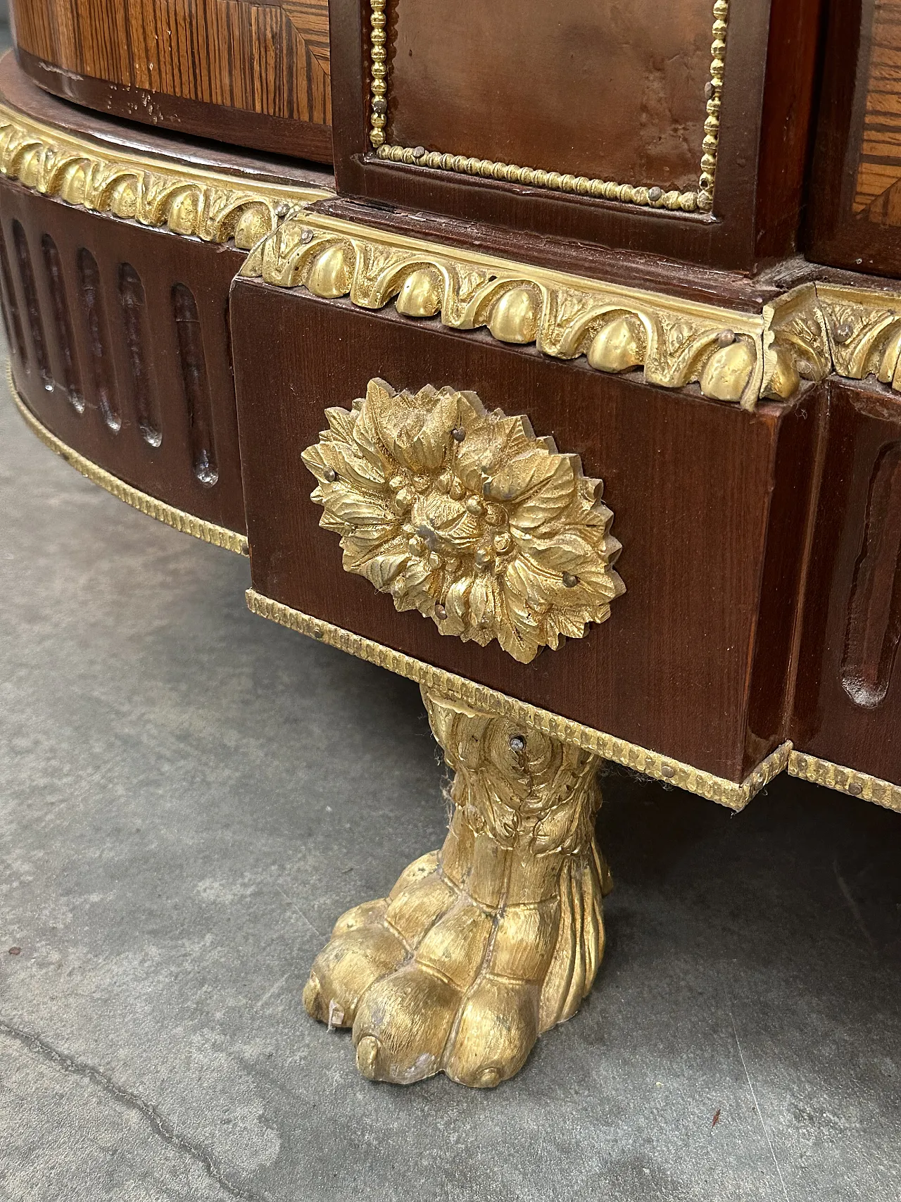 Commode de Château in walnut root, zebrano and marble, Paris, early 1900s 9