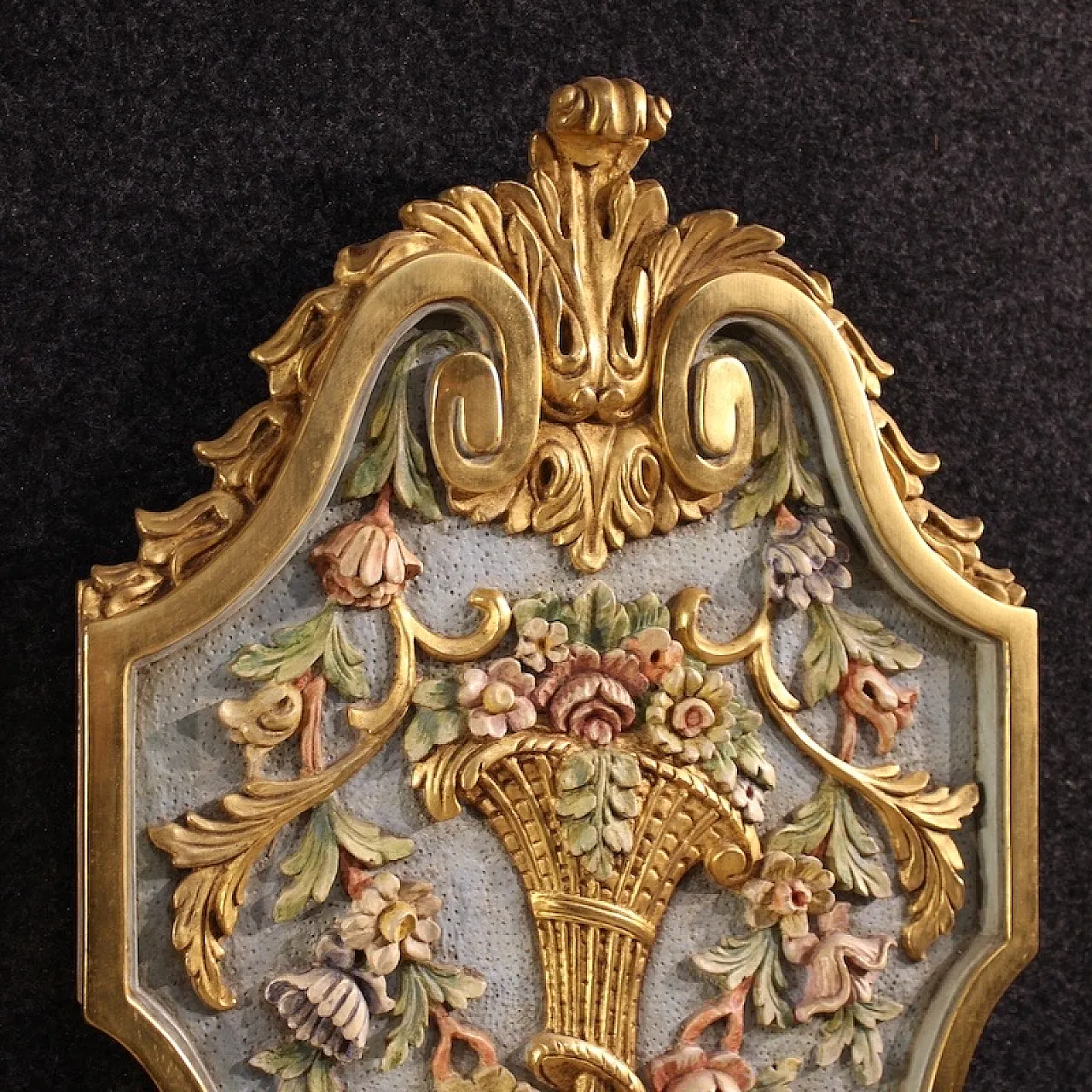 Pair of Italian lacquered gilded appliques in Louis XVI style, 20th c. 3