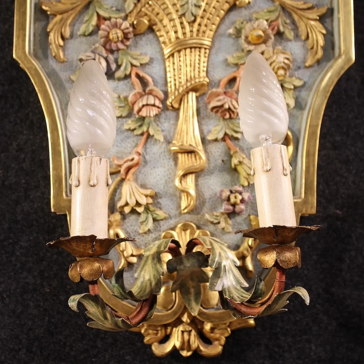 Pair of Italian lacquered gilded appliques in Louis XVI style, 20th c. 6