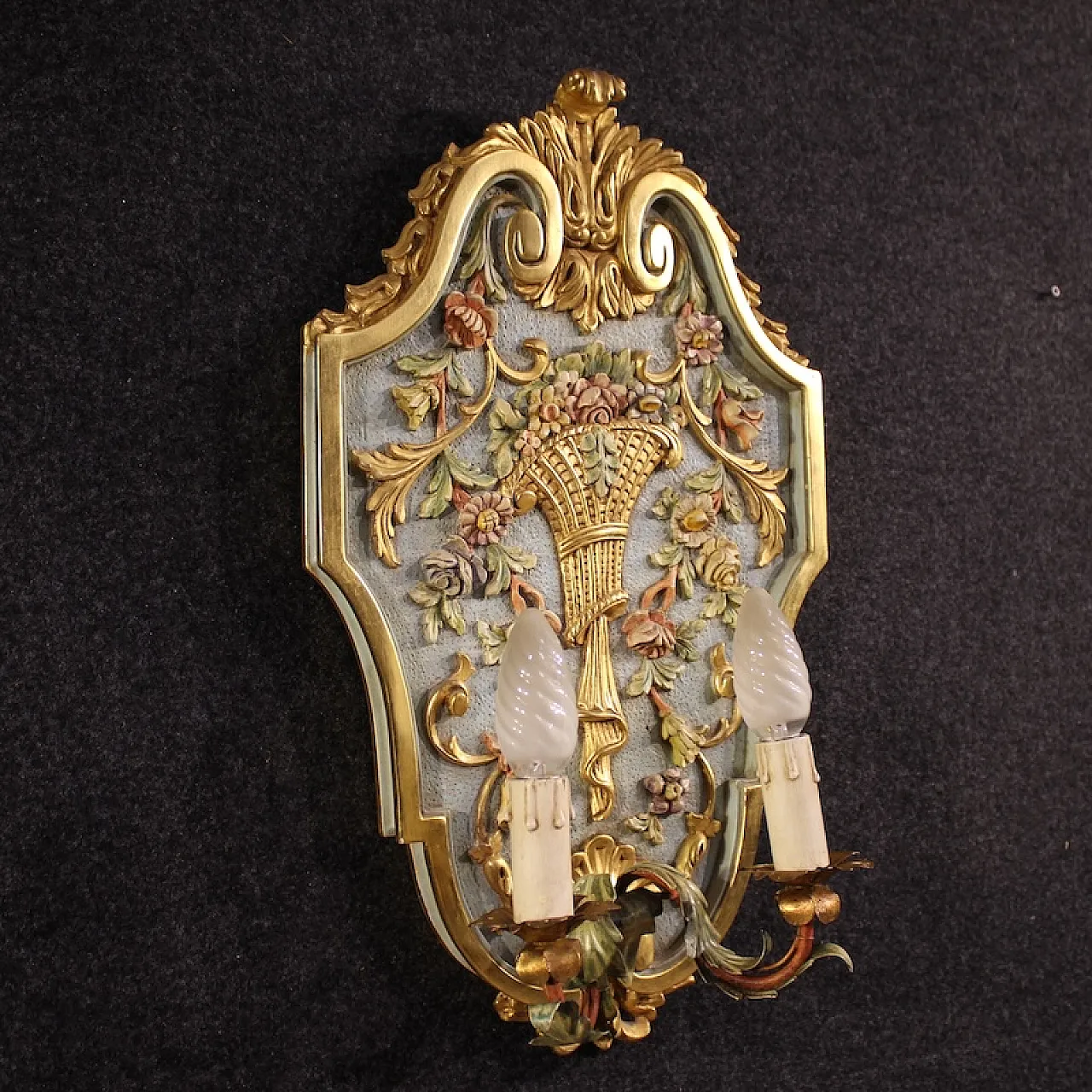 Pair of Italian lacquered gilded appliques in Louis XVI style, 20th c. 8